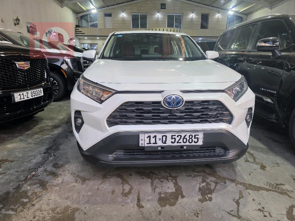 تۆیۆتا ڕاڤ 4